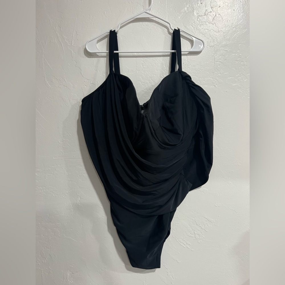 Old navy One piece bathing suit size 4x